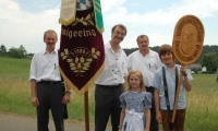 Karmensoelden-fahnenabordnung2