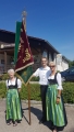 Fahne mit Christl und Renate